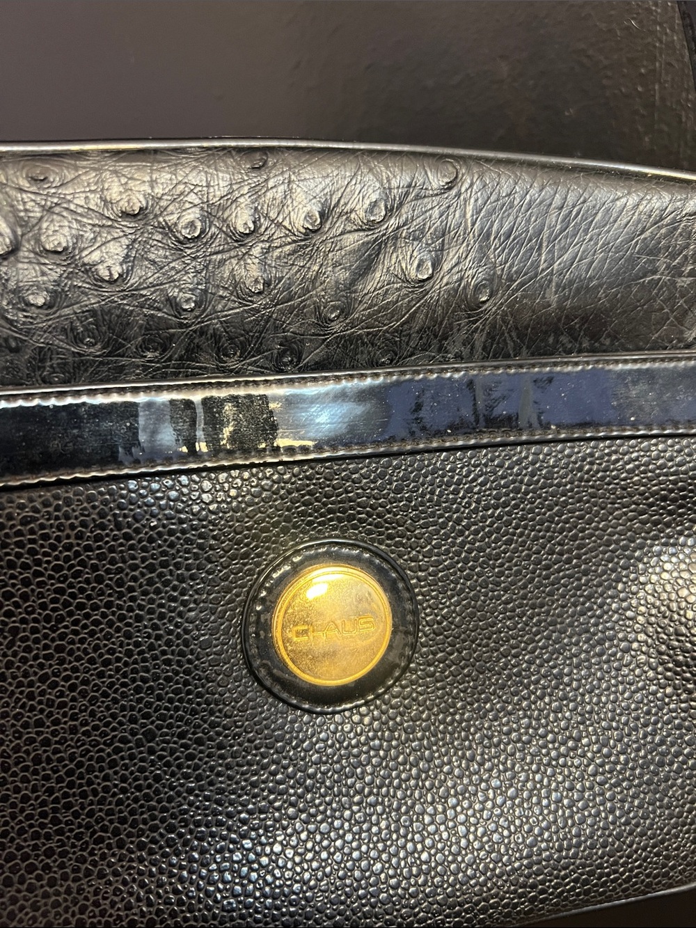 VINTAGE Chaus Black Leather Crossbody Bag with Gold Accent - Picture 4 of 6